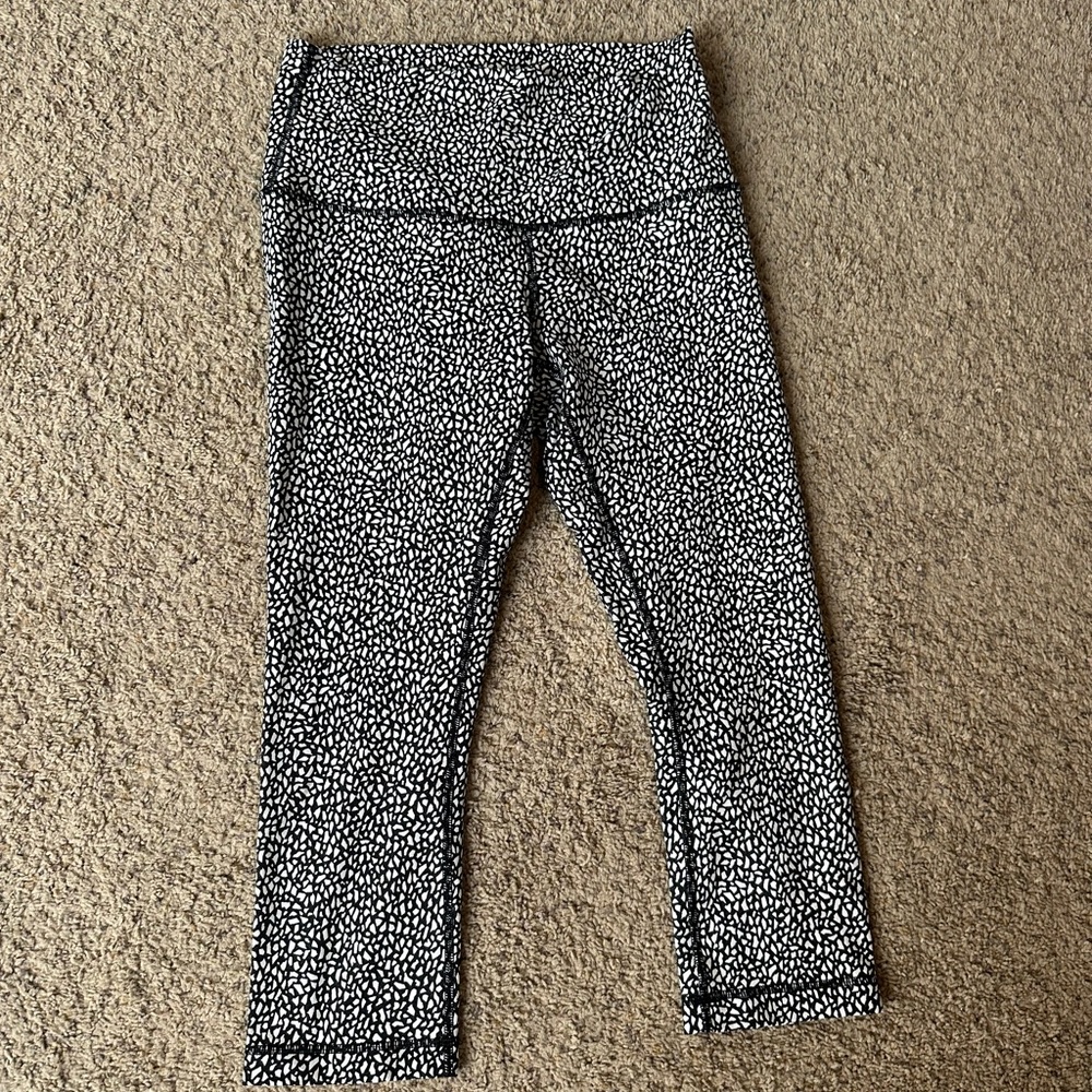 Size 10 - lululemon black and white leggings